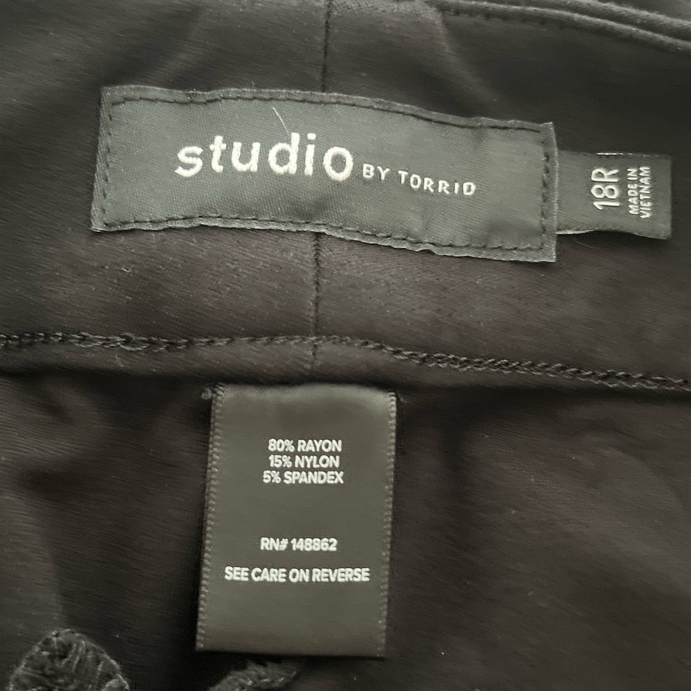 torrid Black Wide Leg Pants - Picture 3 of 3